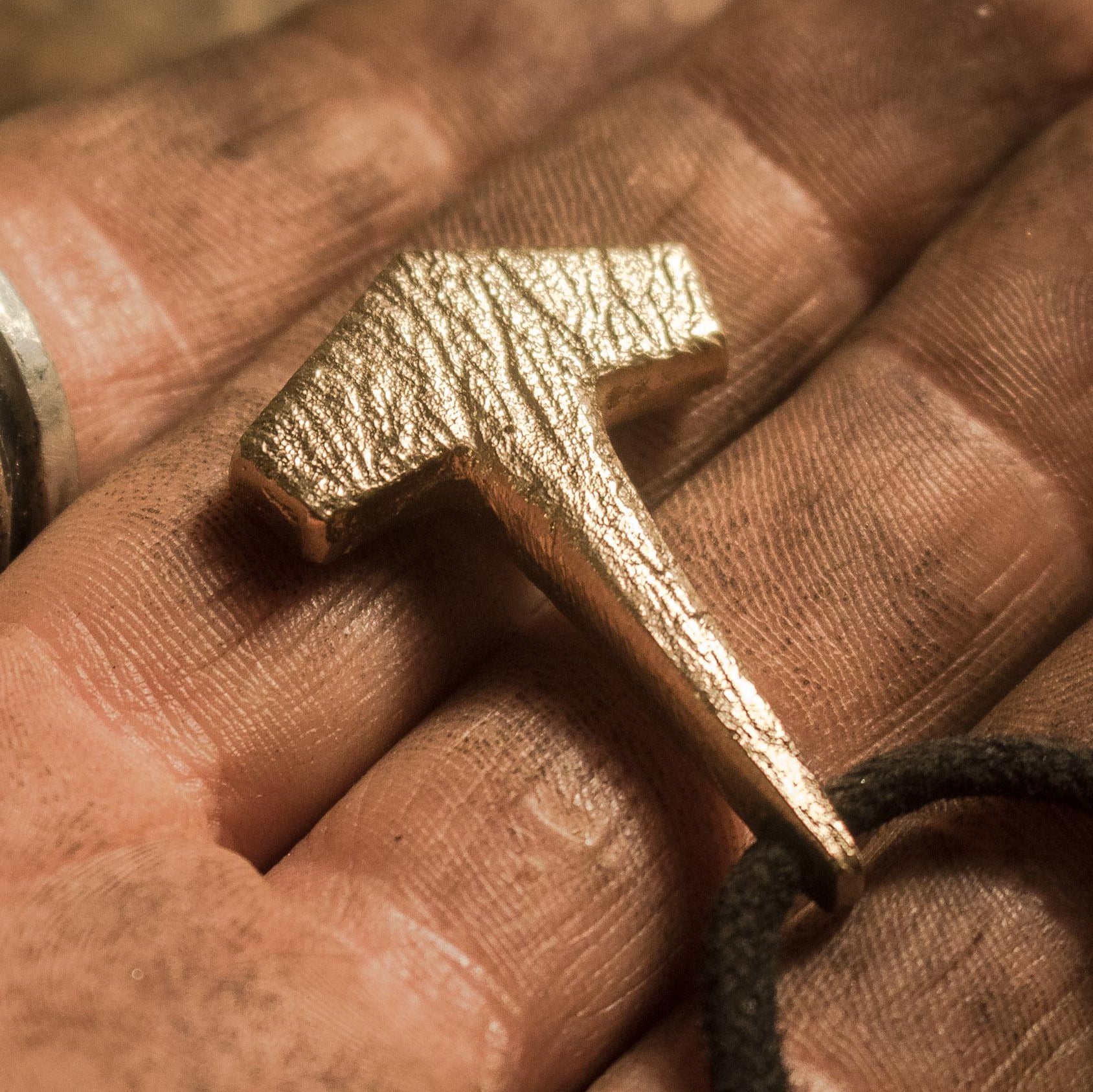 bronze mjolnir necklace pendant