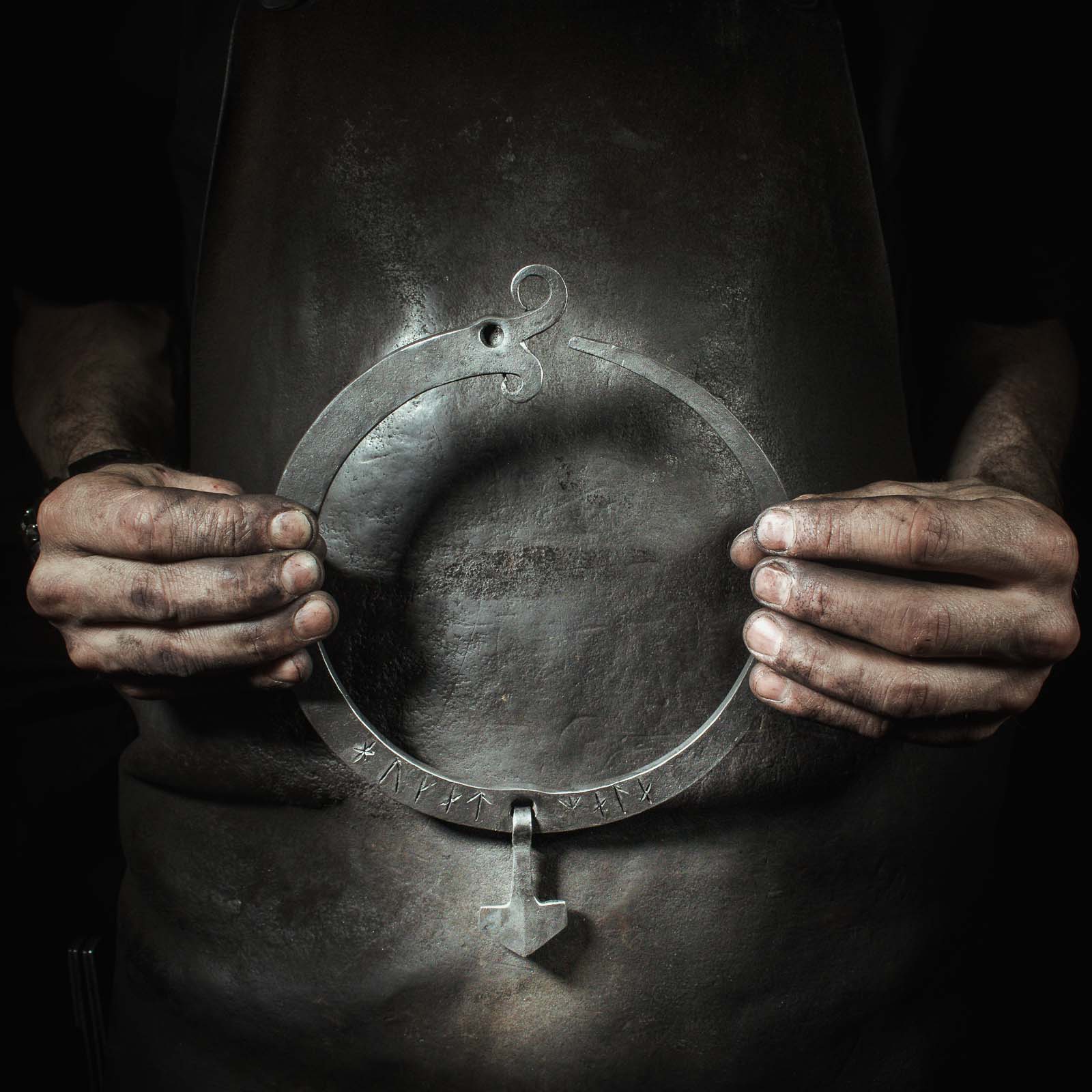 model holding an oath ring