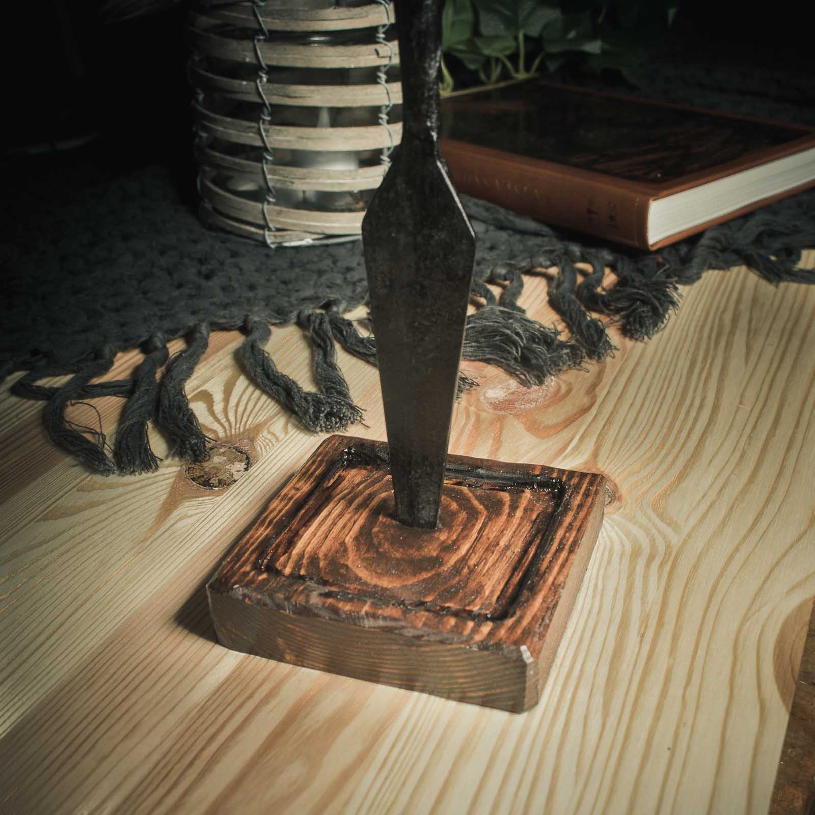 spear head candle holder